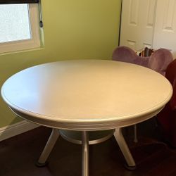 Wooden Dining Table Round 47”Wx30”H (Pickup location Fwy 605 exit Beverly Blvd)