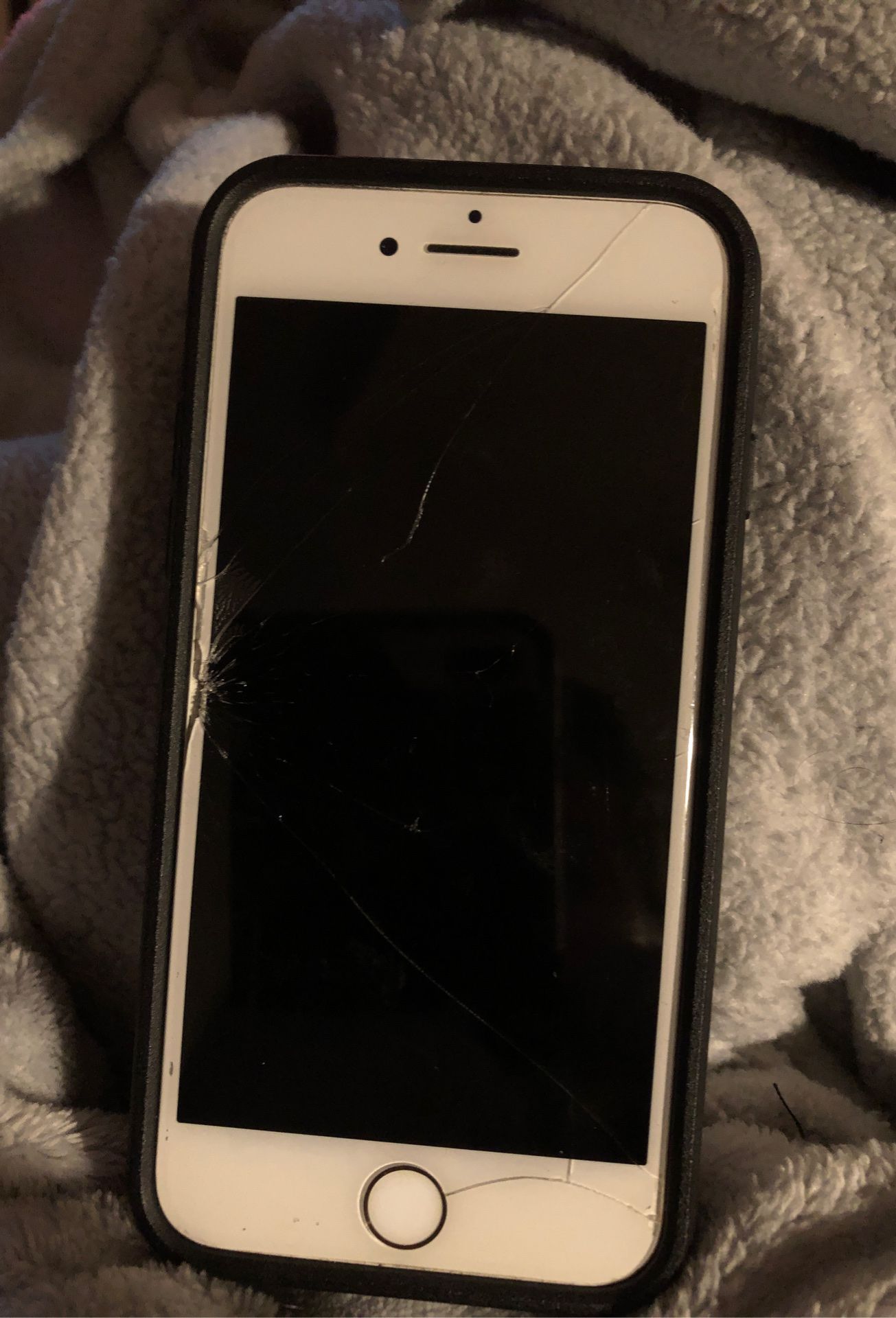 Cracked IPhone 7