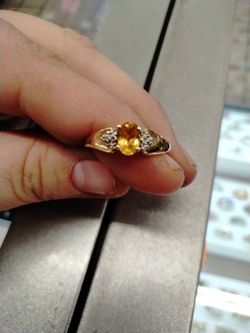 10k 1.8g Yellow Topaz Ring