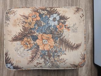 Beautifully Floral Vintage Ottoman!