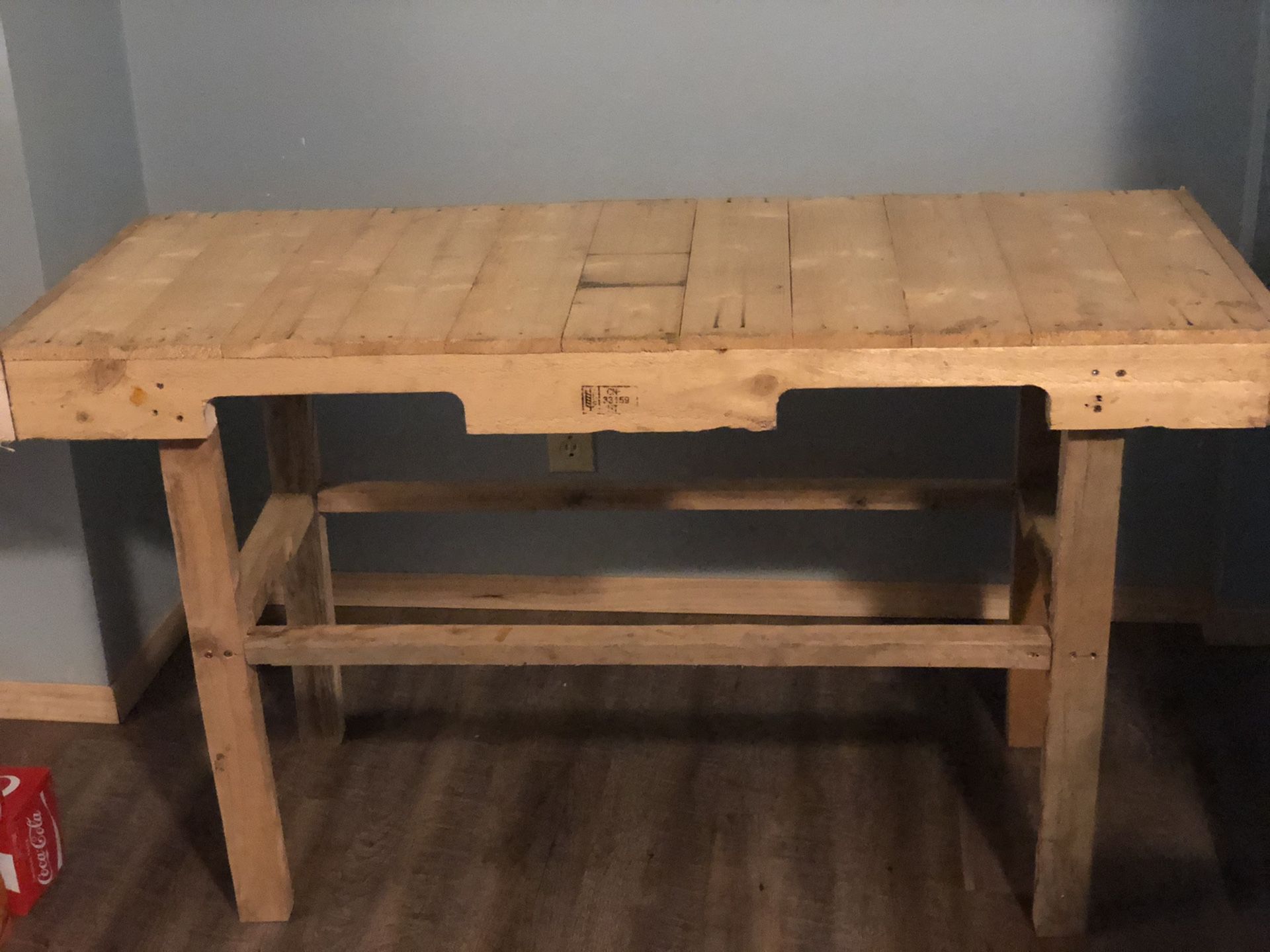 Bench,table,desk