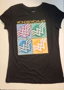 DC Girl's Wonder Woman T-shirt size: 14/16 XL