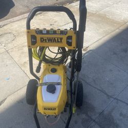 Dewalt Pressure Washer 2400 Psi Costumer Return To Home Depot $180 Firm