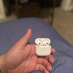 Apple AirPods 4 ANC 