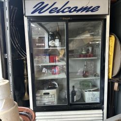 Comercial refrigerator