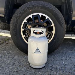 10 Lb Ignik Propane Tank (filled With Propane)
