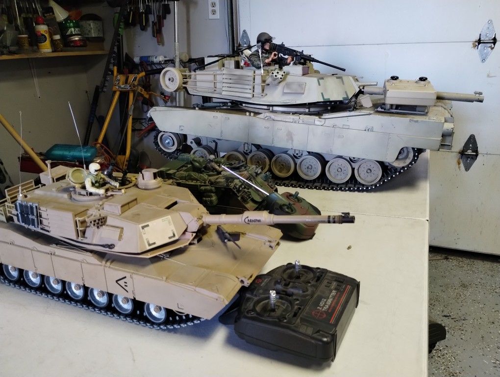 2 RC Tanks 