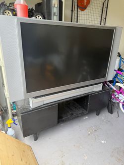 Toshiba tv and stand