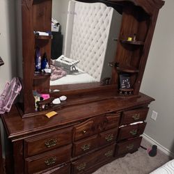 2 Dresser With Mirror 