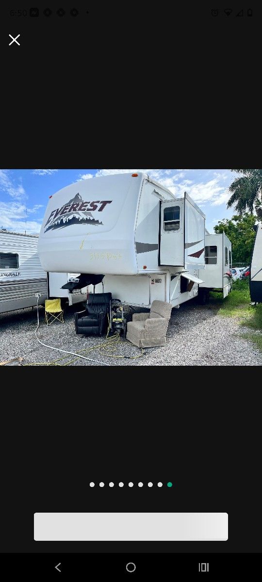 05 Keystone Everest 5th Wheel Trailer