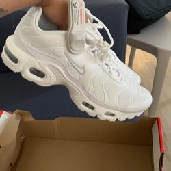 Nike air plus white size 8w