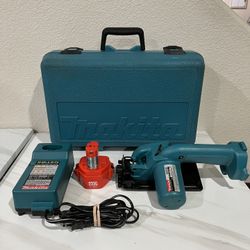 Makita 12V 3 3 8 Cordless Saw 5093D for Sale in Las Vegas NV OfferUp