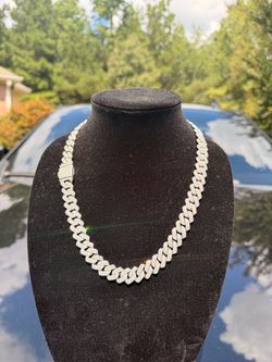Iced Out Cuban Link Moissanite Chain Necklace