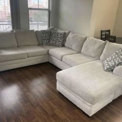 Sectional Couch Great Condition Super Clean And Comfy
