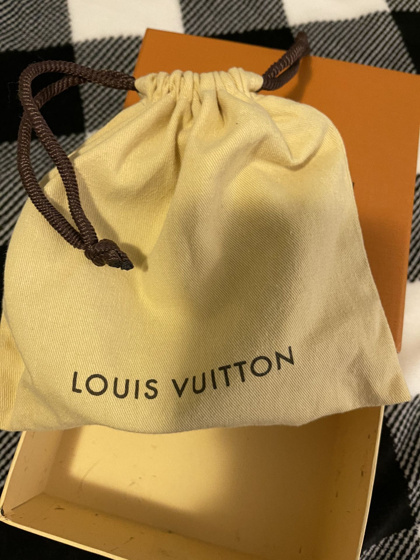 Louis Vuitton Belt 24k gold for Sale in Tucson, AZ - OfferUp