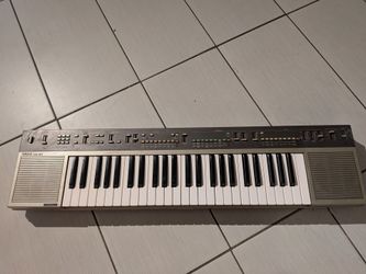 Yamaha PS-55 Electronic Keyboard