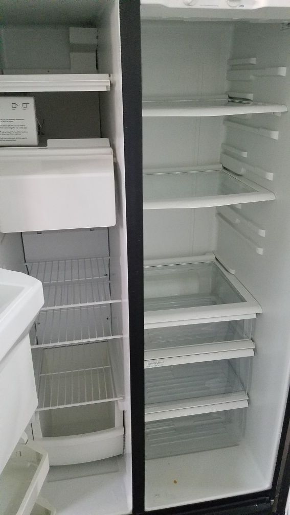 WHIRLPOOL REFRIGERATOR 36W, 69H