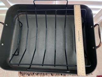 In San Marcos - large non-stick turkey roaster, used