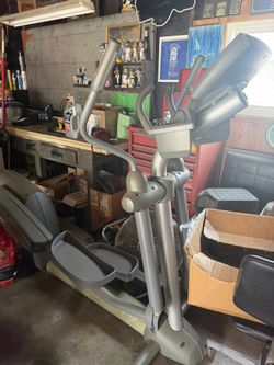 Elliptical Machine Life Fitness