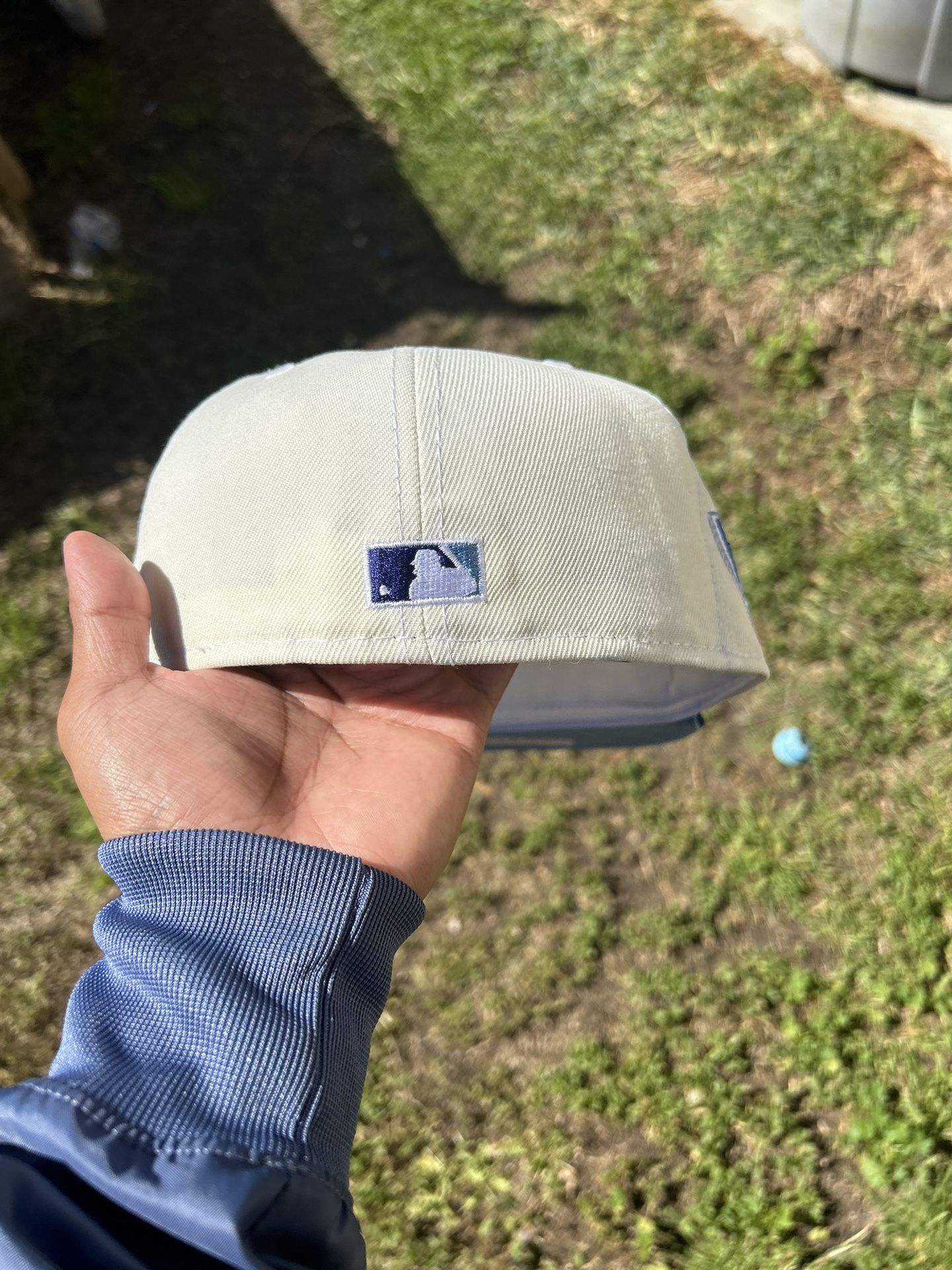 Men's Dc Fitted gray and blue, extra large baseball cap for Sale in  Palmdale, CA - OfferUp