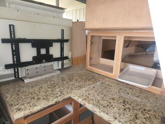 Maple Wood Cabinets, w/Granite Top (6 Cabinets, 3 Drawers,  Already Dismantled)