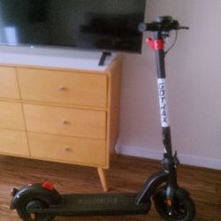 Gotrax G4 Electric Scooter – Great Condition
