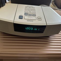 Bose Wave Radio CD Player AM FM Clock Music System Model AWRC1P