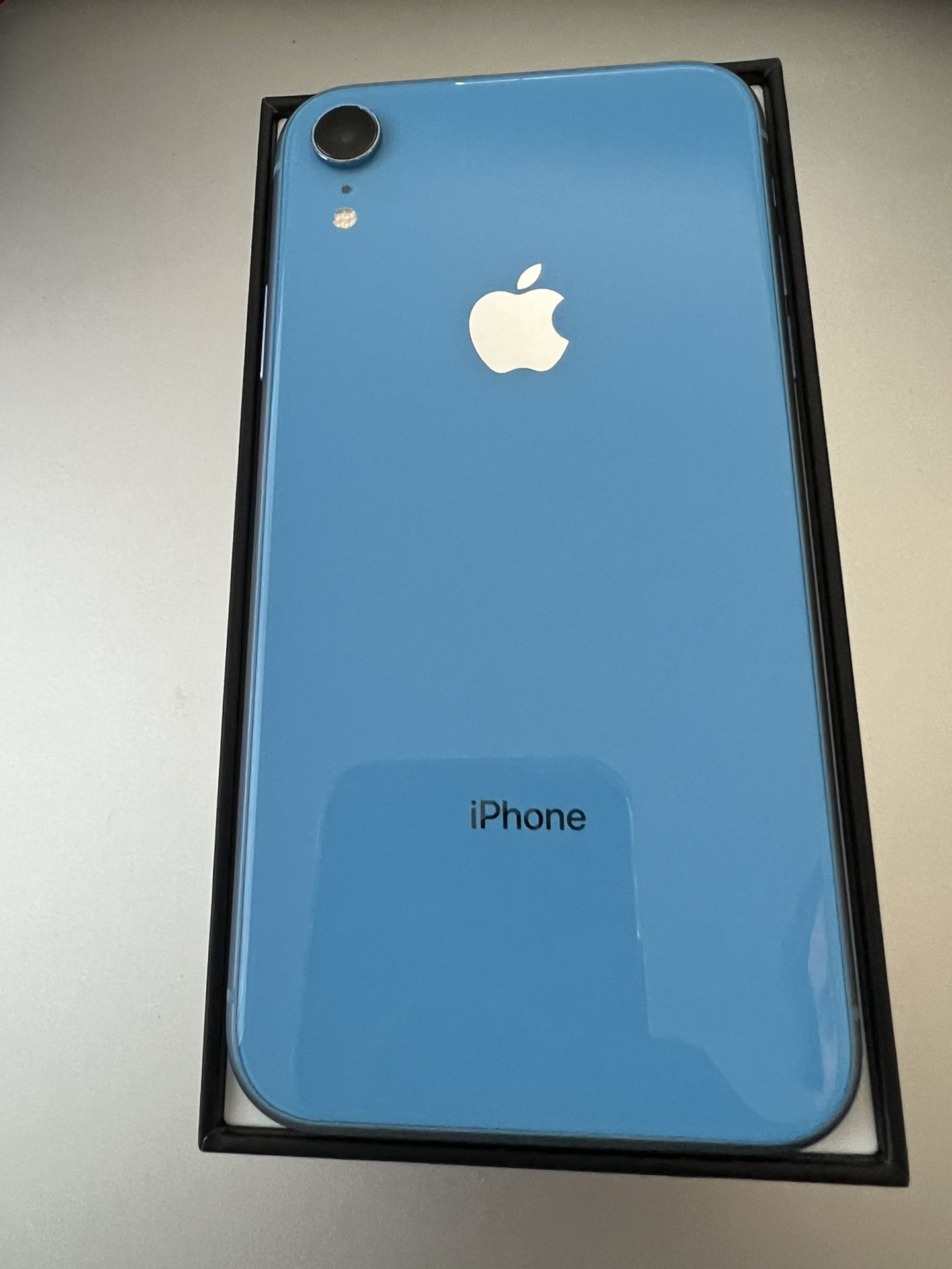 Iphone XR Blue 64GB ANY CARRIER - Cell phones & Accessories