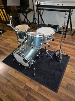 Ludwig Breakbeats Questlove drum set complete