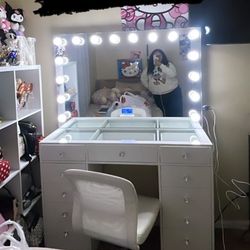 New Bluetooth Makeup Vanity Sets 