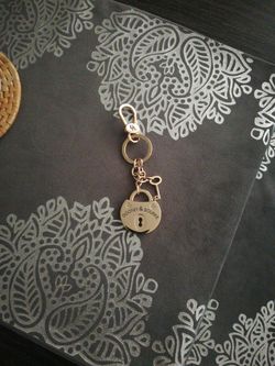 Dooney &Bourke
