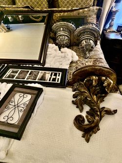 13 Pieces Of Wall Art/pictures/sconces