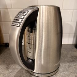 Cuisinart PerfecTemp 1.7-Liter Electric Kettle, Cordless Electric Tea Kettle, 1500W for Fast Heat-Up, 6 Preset Temperatures, 30-Minute Keep Warm, Stay