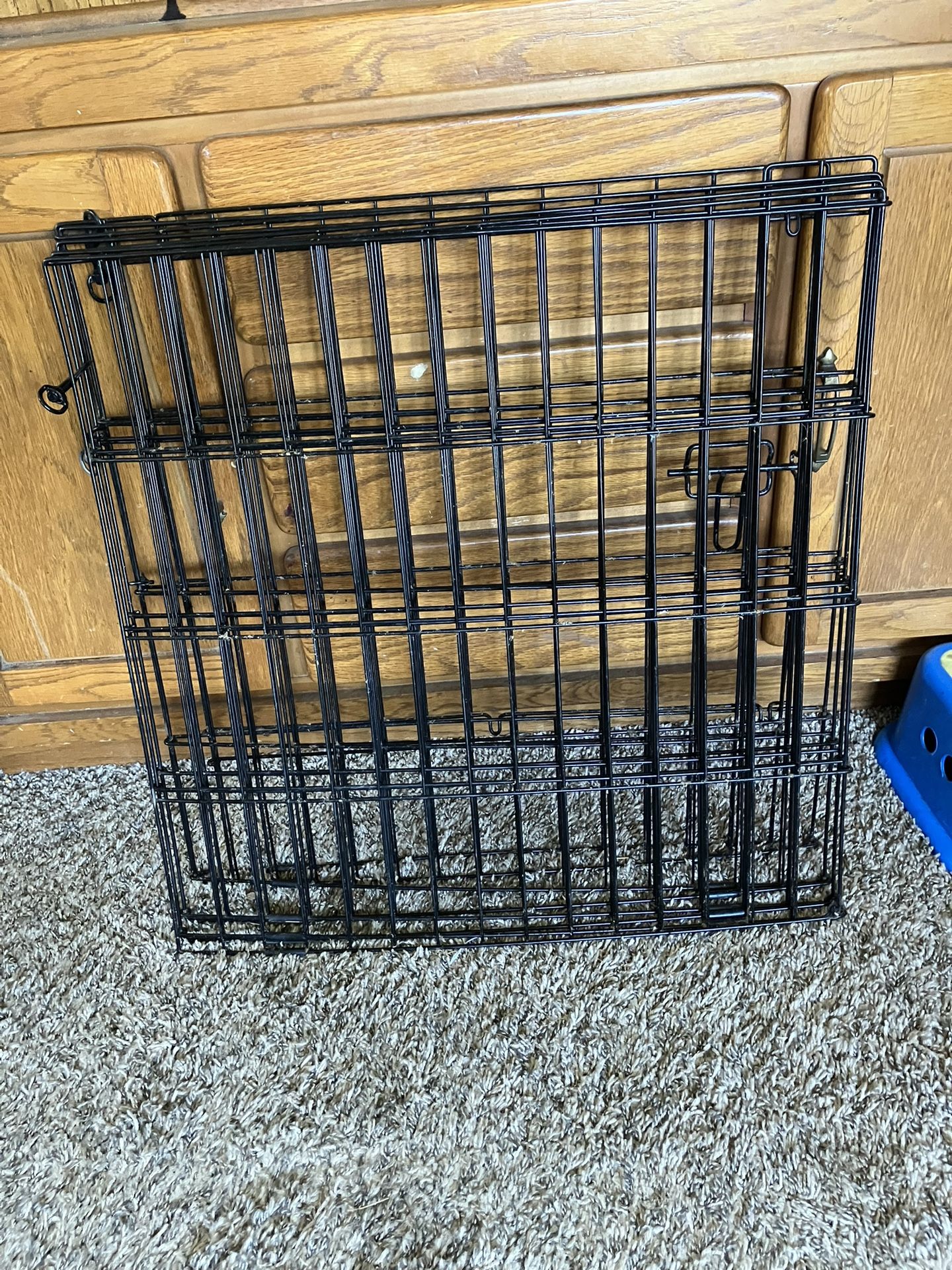 Pet or baby play yard / fencing with gate