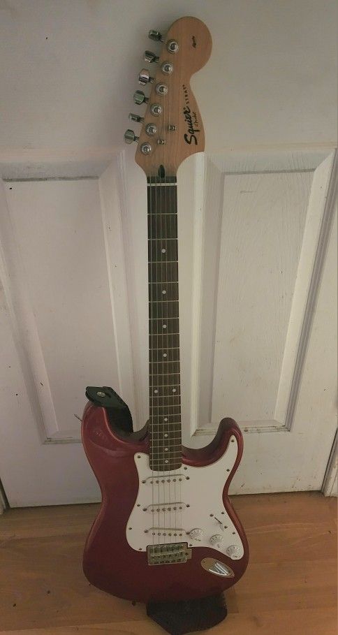 Fender Squire Strat Affinity Series Guitar