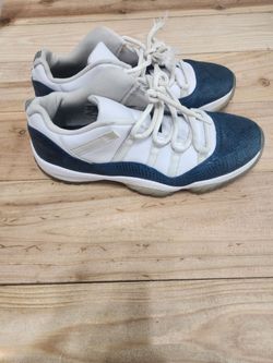 Jordan 11 low top navy snake skin