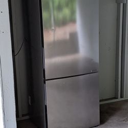 LG 15 cu. ft. Bottom Freezer Refrigerator 