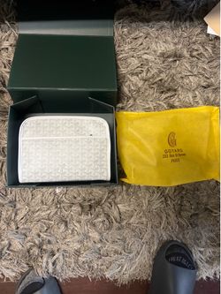 Icey white goyard