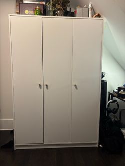 Armoire
