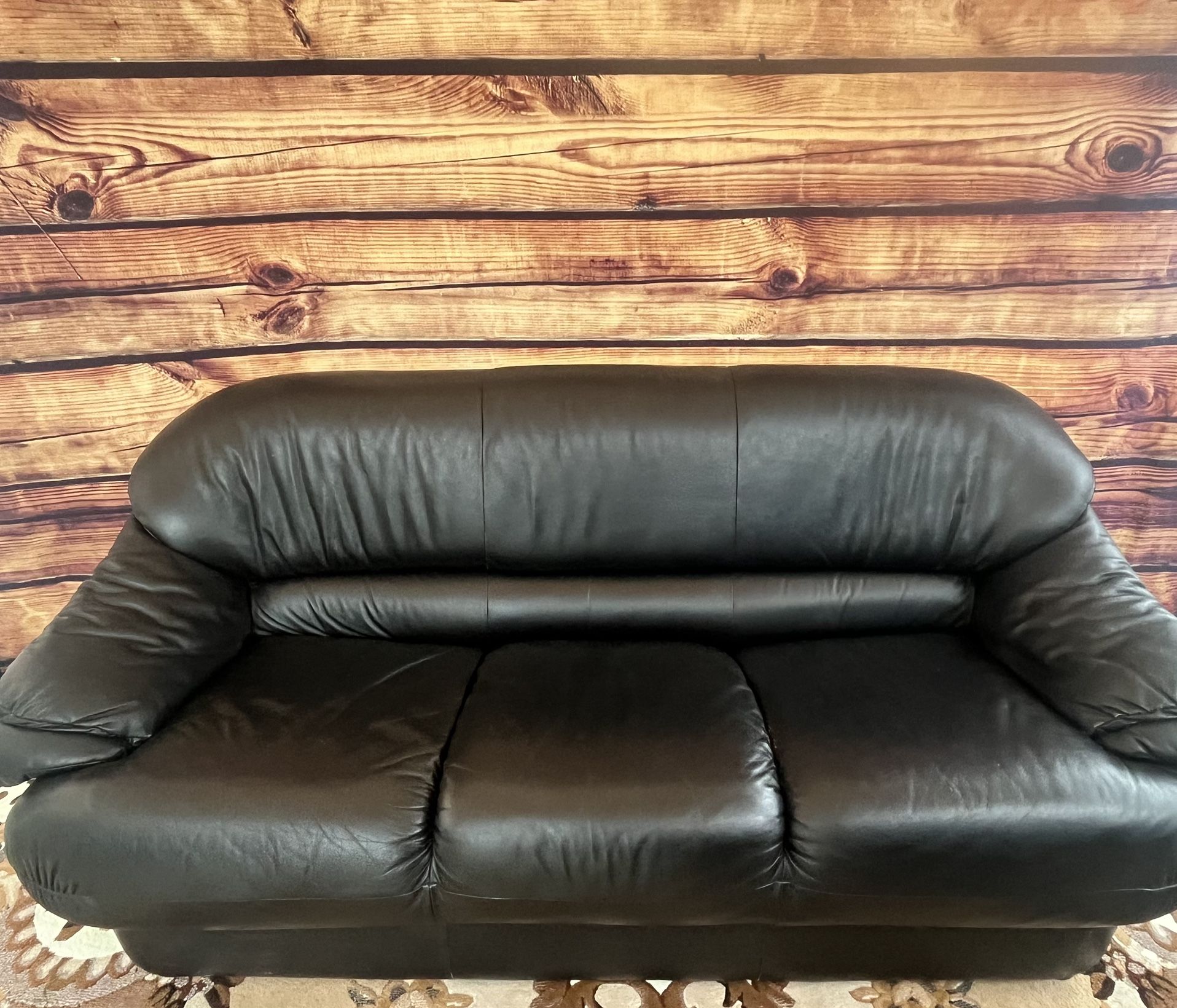 π€ Sleek Black Leather Couch β Timeless Comfort for $150 π€