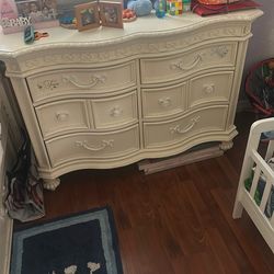 3 Piece Set Used Princess Bed Set Twin With Trundle Underneath And Also A Small Table