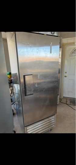 Commercial freezer