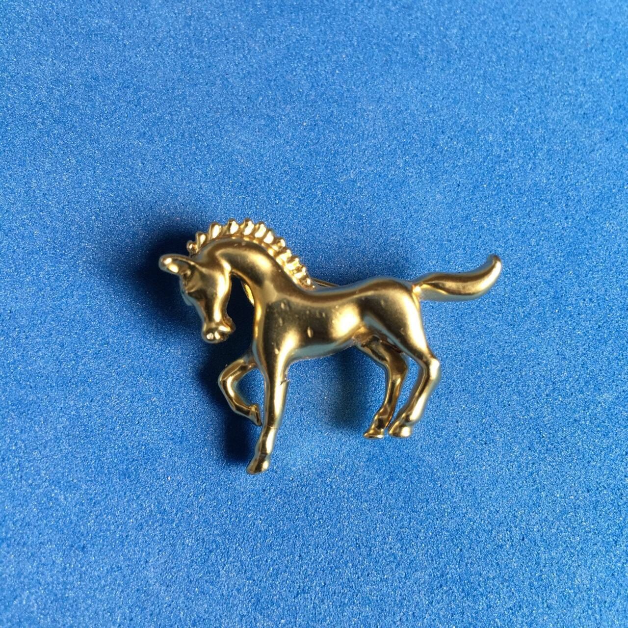HORSE BROOCH ⭐️ VINTAGE TO FASHION 