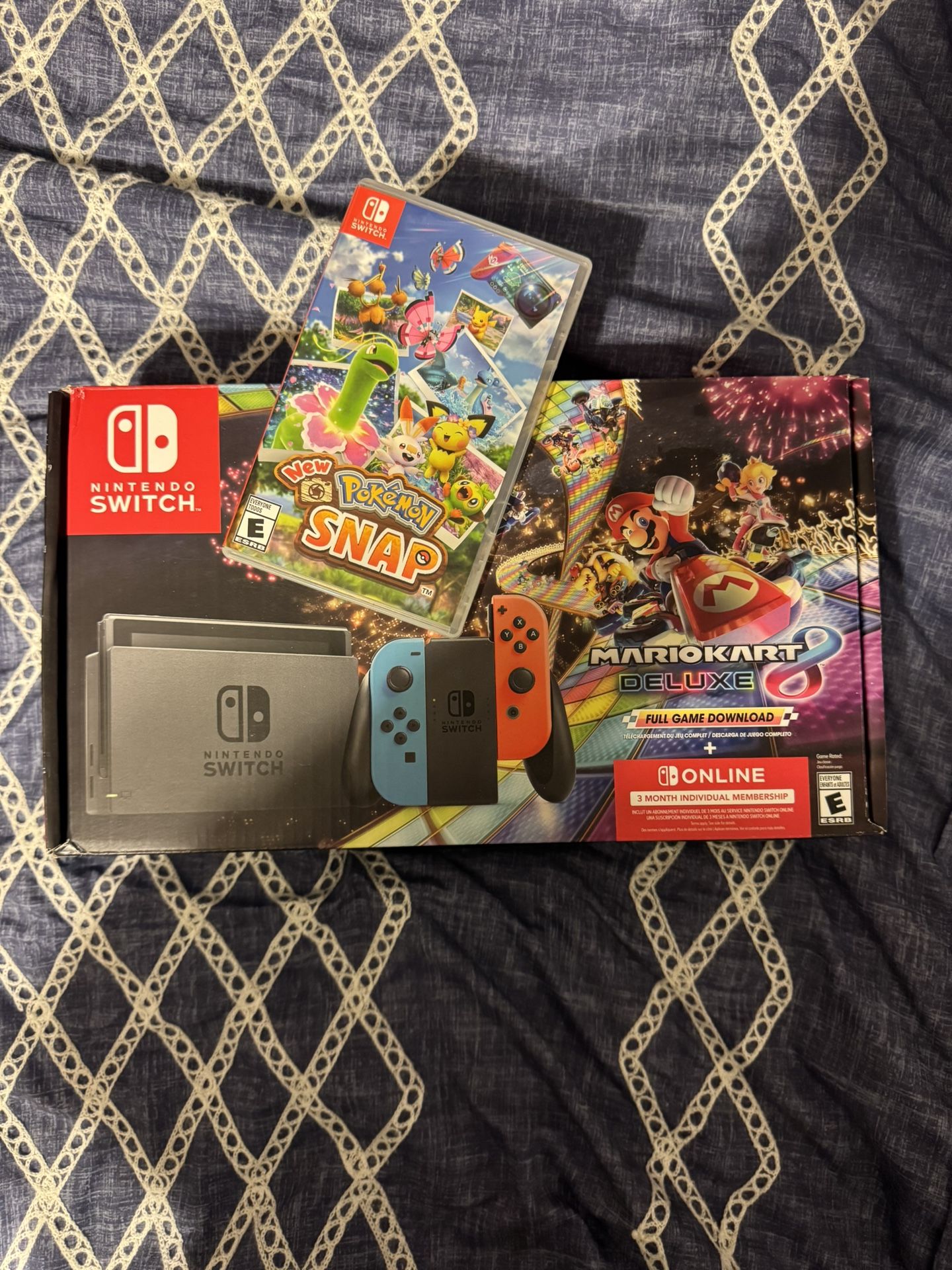 Nintendo Switch Console Mario Kart 8 Deluxe RED BLUE JOY CON + Pokemon Snap