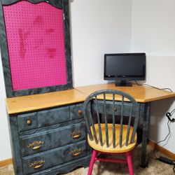 Dresser Set Used For Craft Room