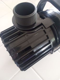 5,500 GPH pond pump, never used