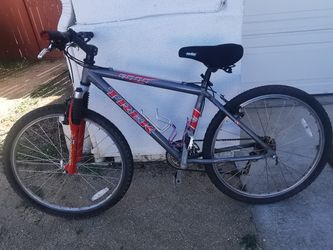 Trek 6000 Mountain Bike 24 speed 

