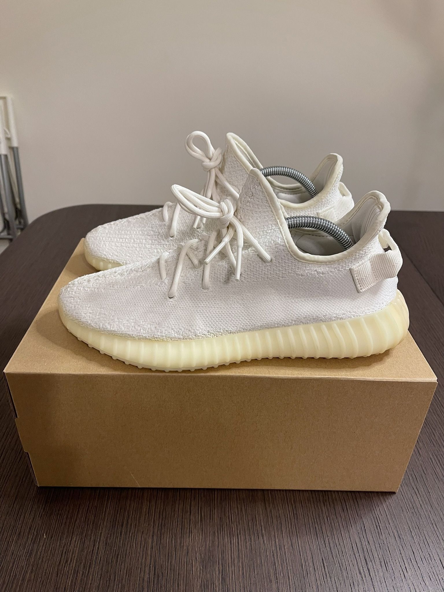 adidas Yeezy Boost 350 V2 - Cream - Size 9 Men