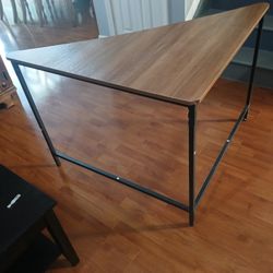 Corner Table