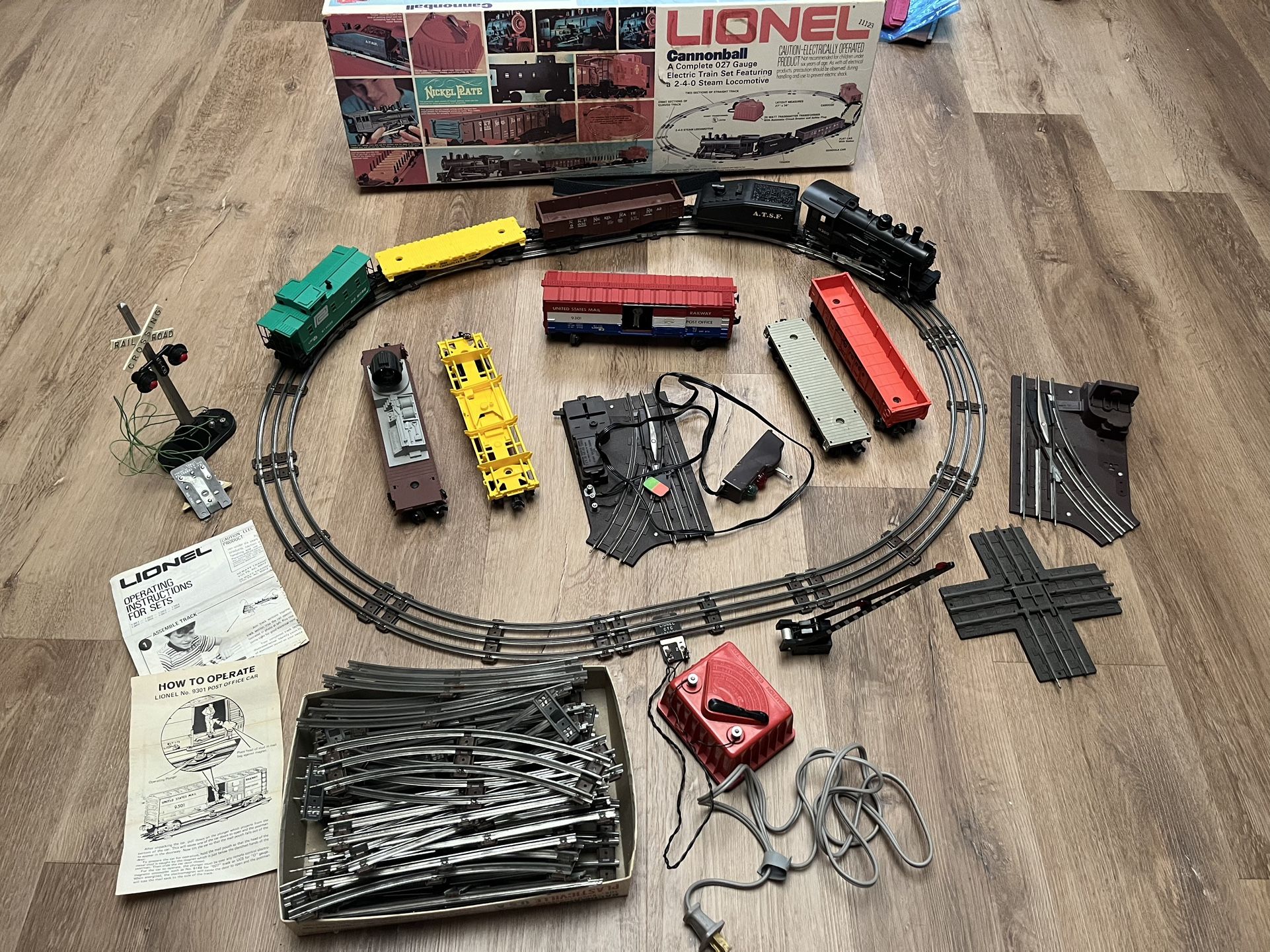 Vintage Lionel Cannonball Train Set with Lots of Extras